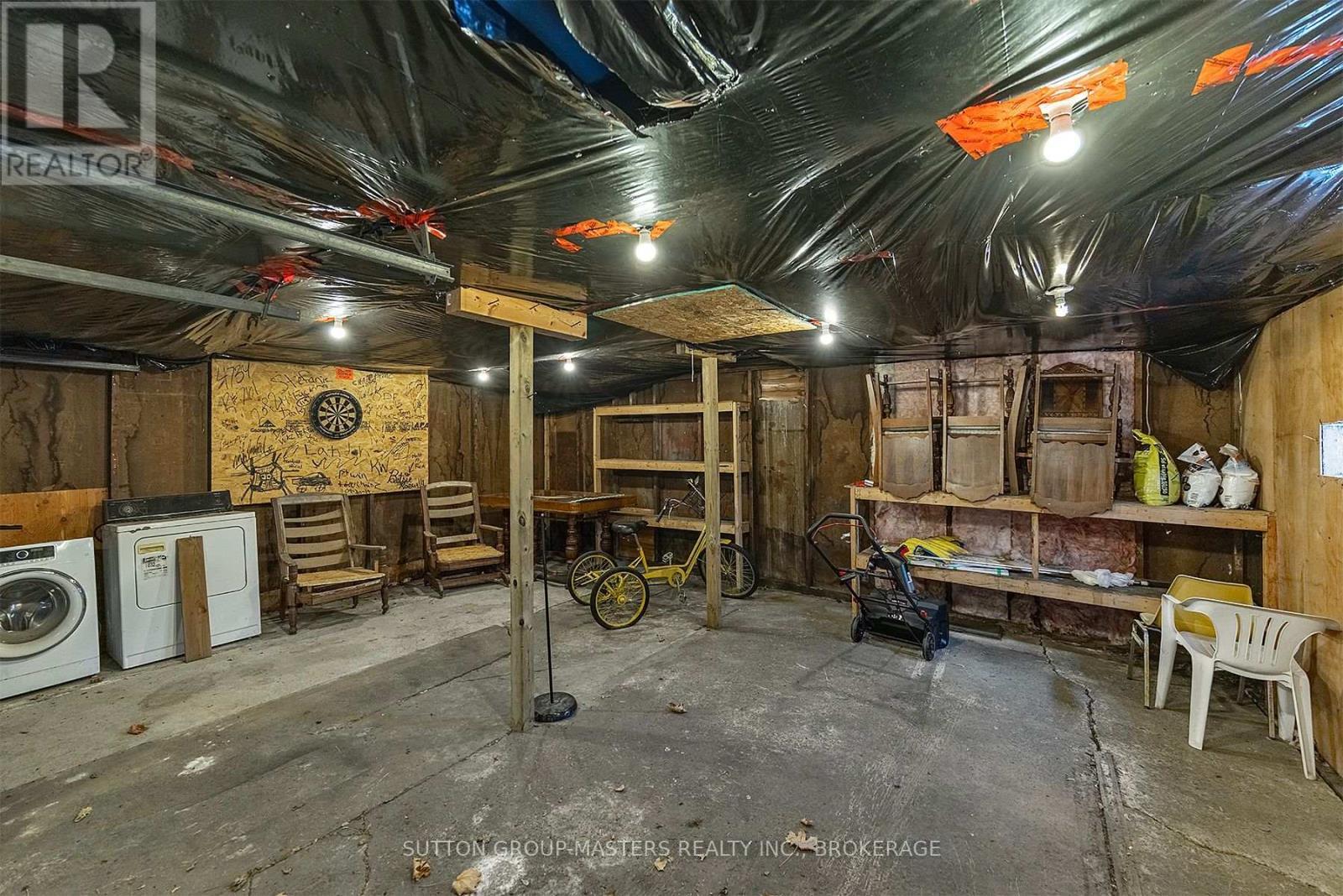 45 Russell Street, Kingston (East Of Sir John A. Blvd), ON - Indoor