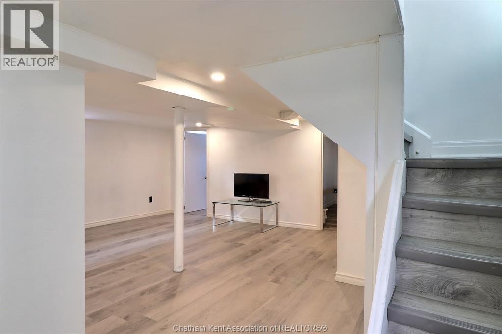 33 Wilson Avenue, Chatham, ON - Indoor Photo Showing Other Room