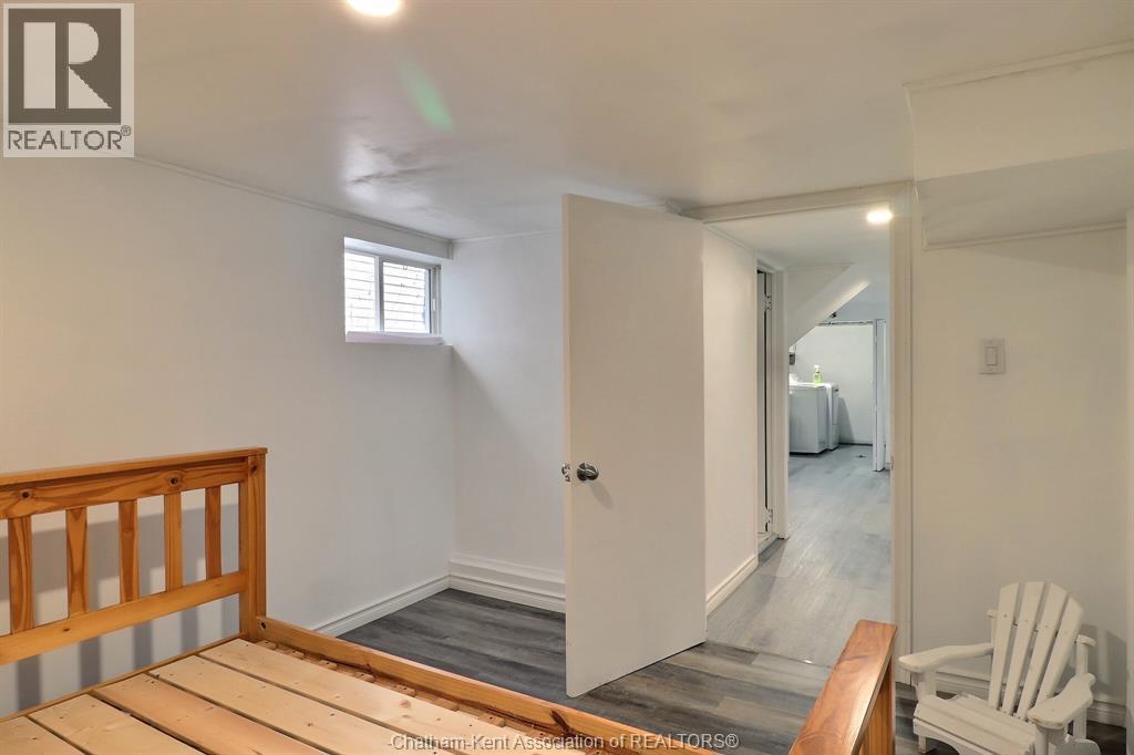 33 Wilson Avenue, Chatham, ON - Indoor