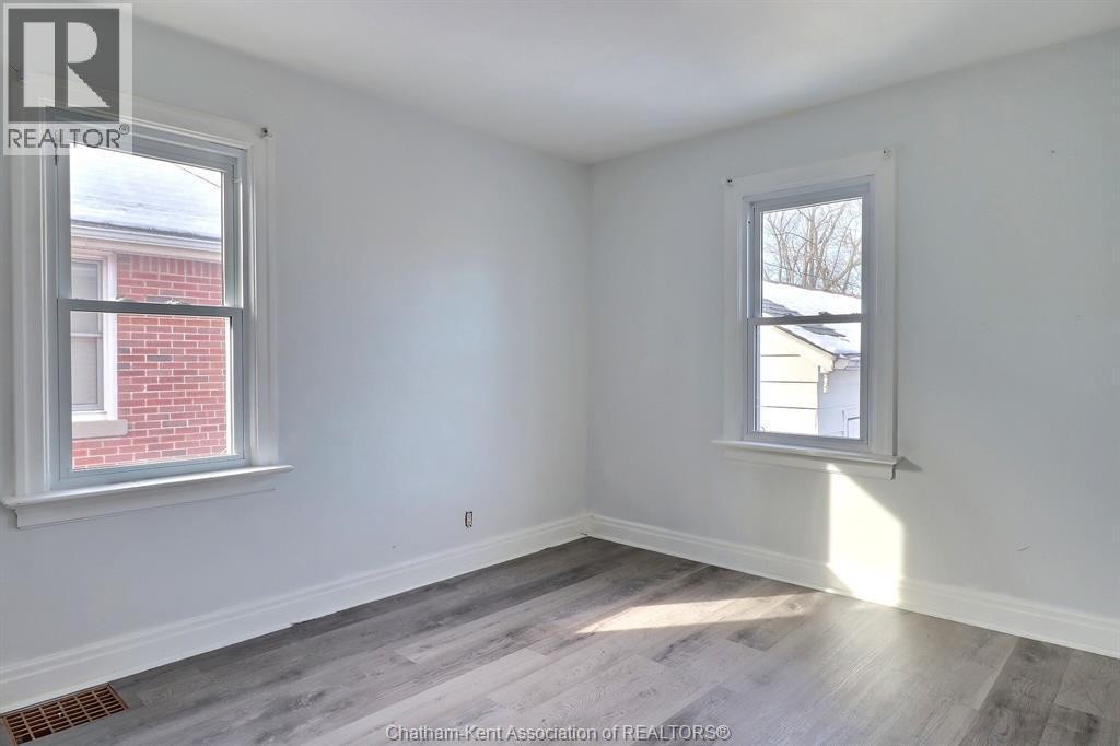 33 Wilson Avenue, Chatham, ON - Indoor Photo Showing Other Room