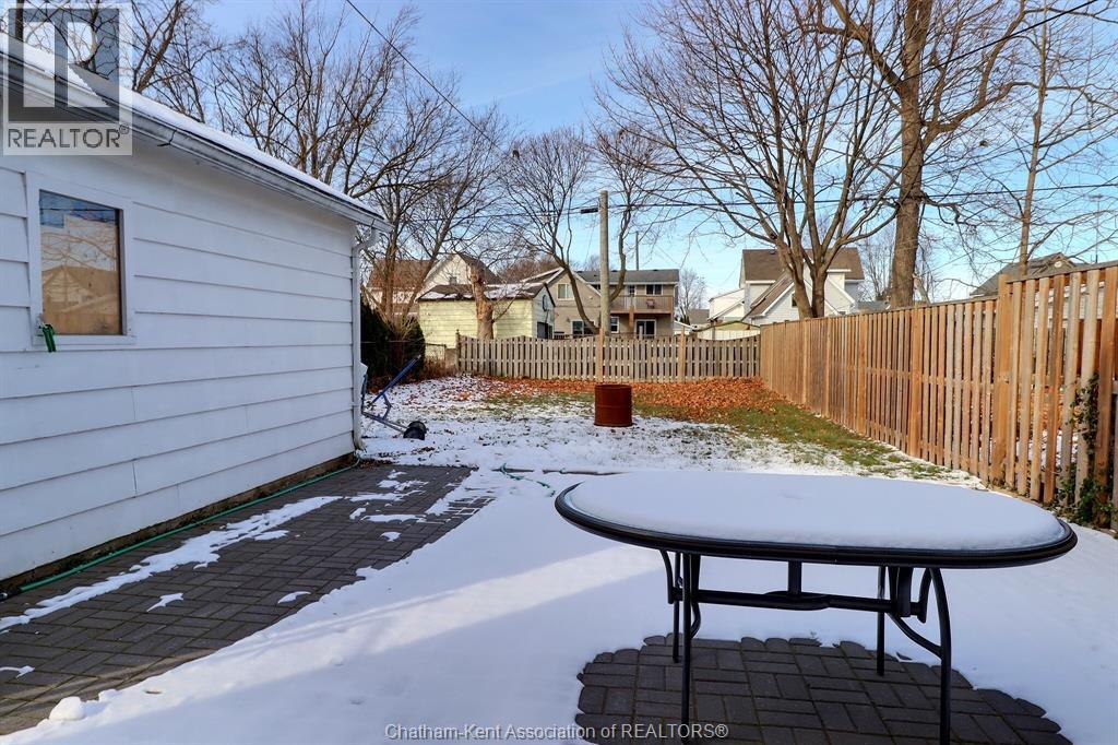 33 Wilson Avenue, Chatham, ON - Outdoor