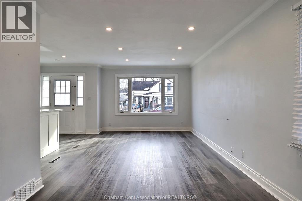 33 Wilson Avenue, Chatham, ON - Indoor Photo Showing Other Room