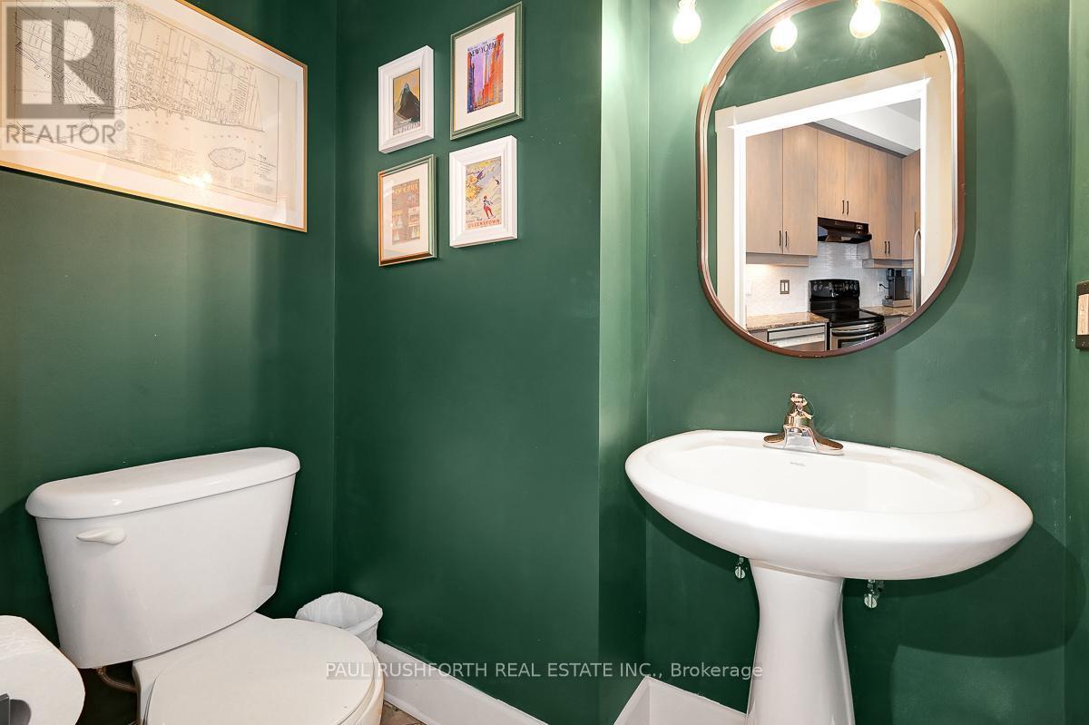 2 Piece Powder Room - B303 - 124 Guigues Avenue, Ottawa, ON - Indoor Photo Showing Bathroom