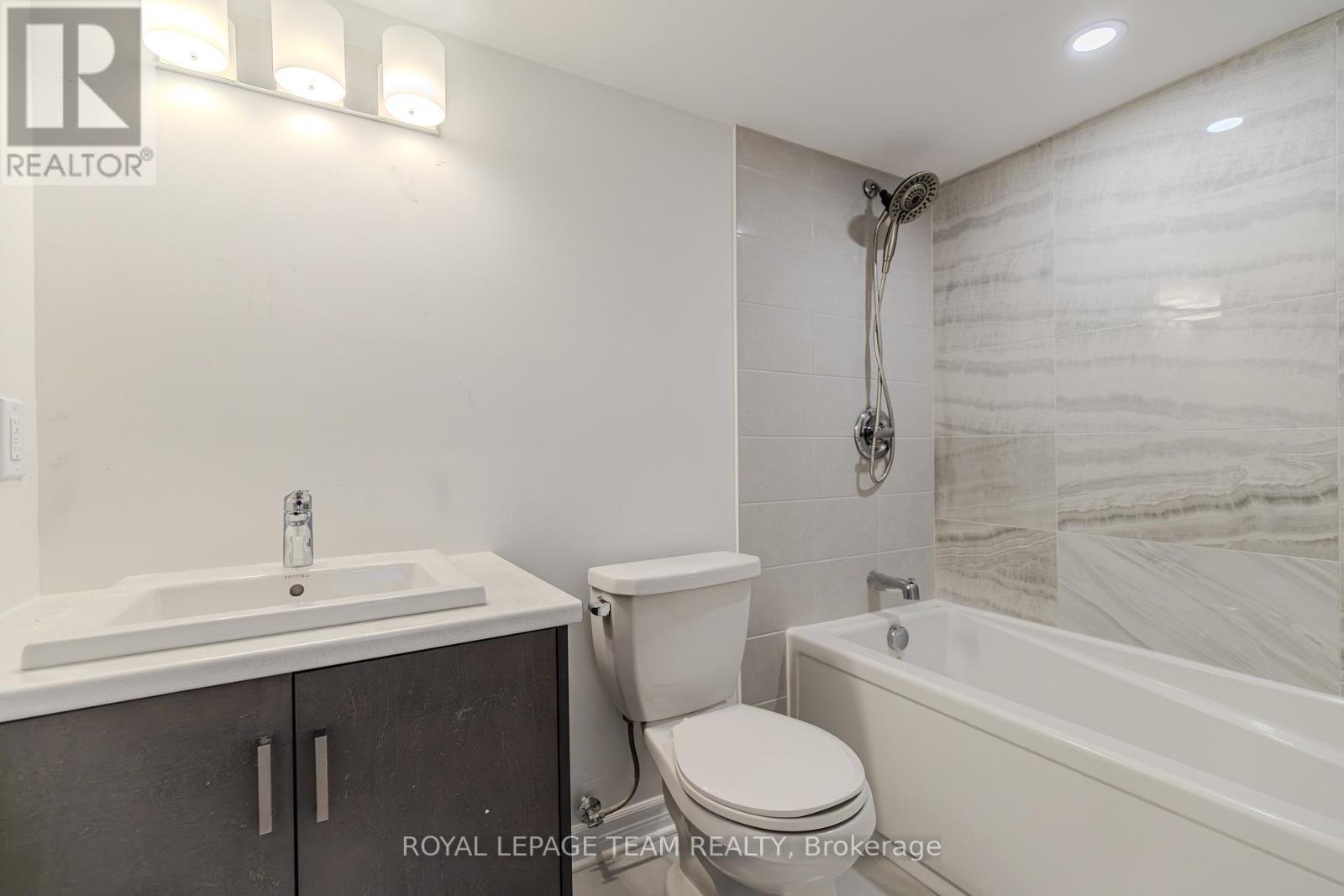 B - 142 Lumen Place, Ottawa, ON