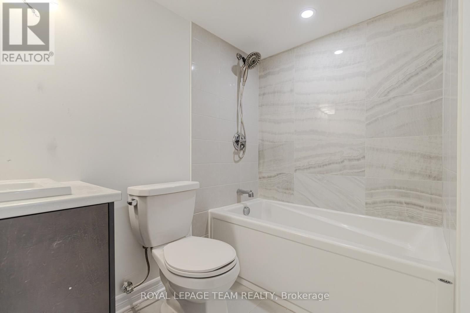 B - 142 Lumen Place, Ottawa, ON