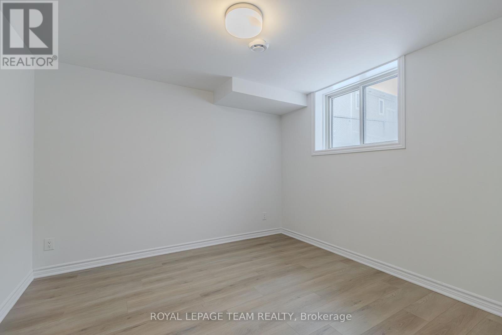 B - 142 Lumen Place, Ottawa, ON