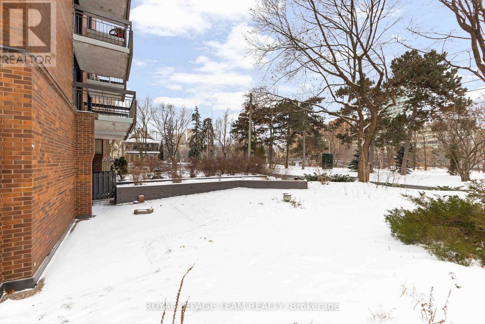 Ground Level Walk Out Terrace - 101 - 20 The Driveway Drive, Ottawa, ON - Outdoor