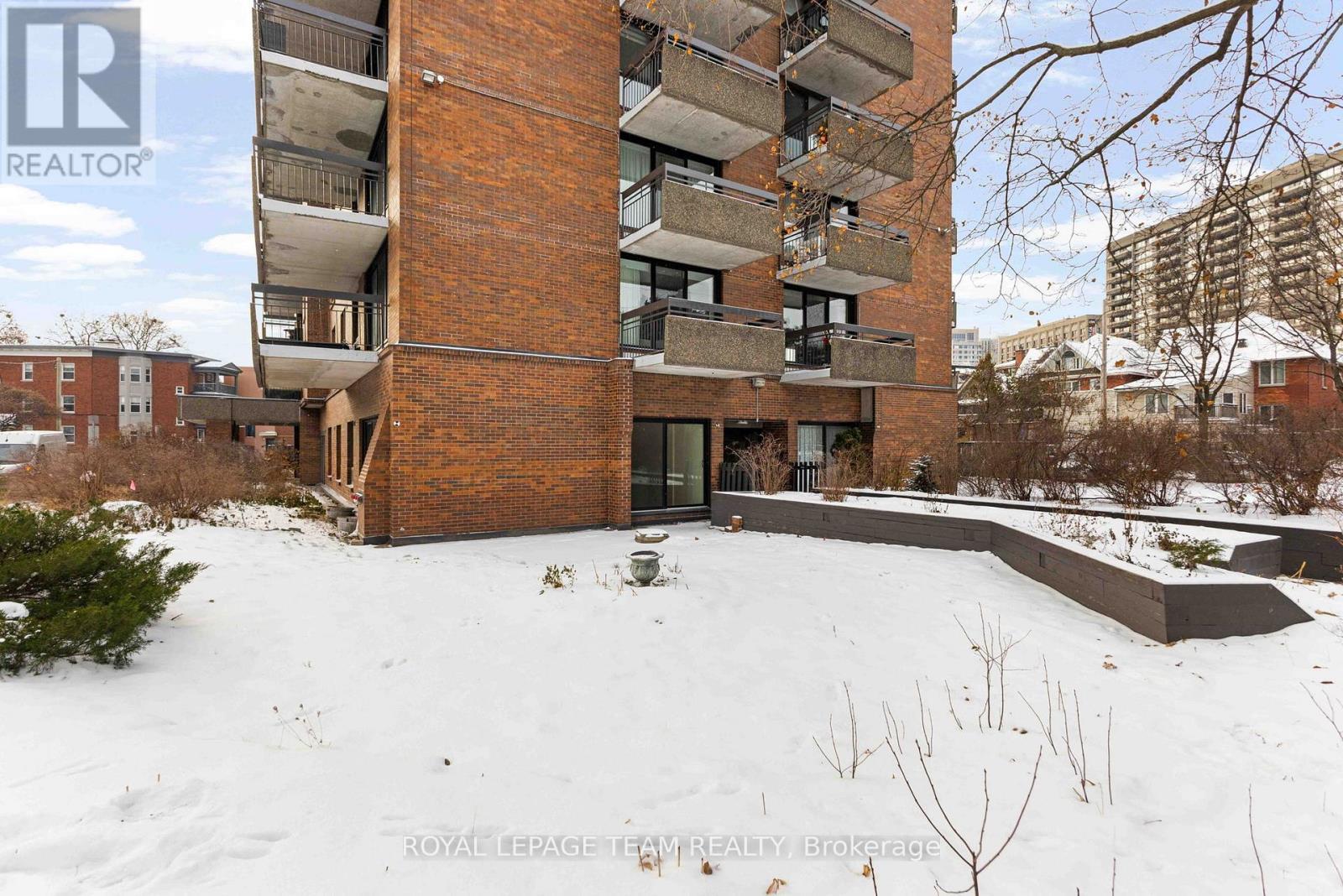 Ground Level Walk Out Terrace - 101 - 20 The Driveway Drive, Ottawa, ON - Outdoor