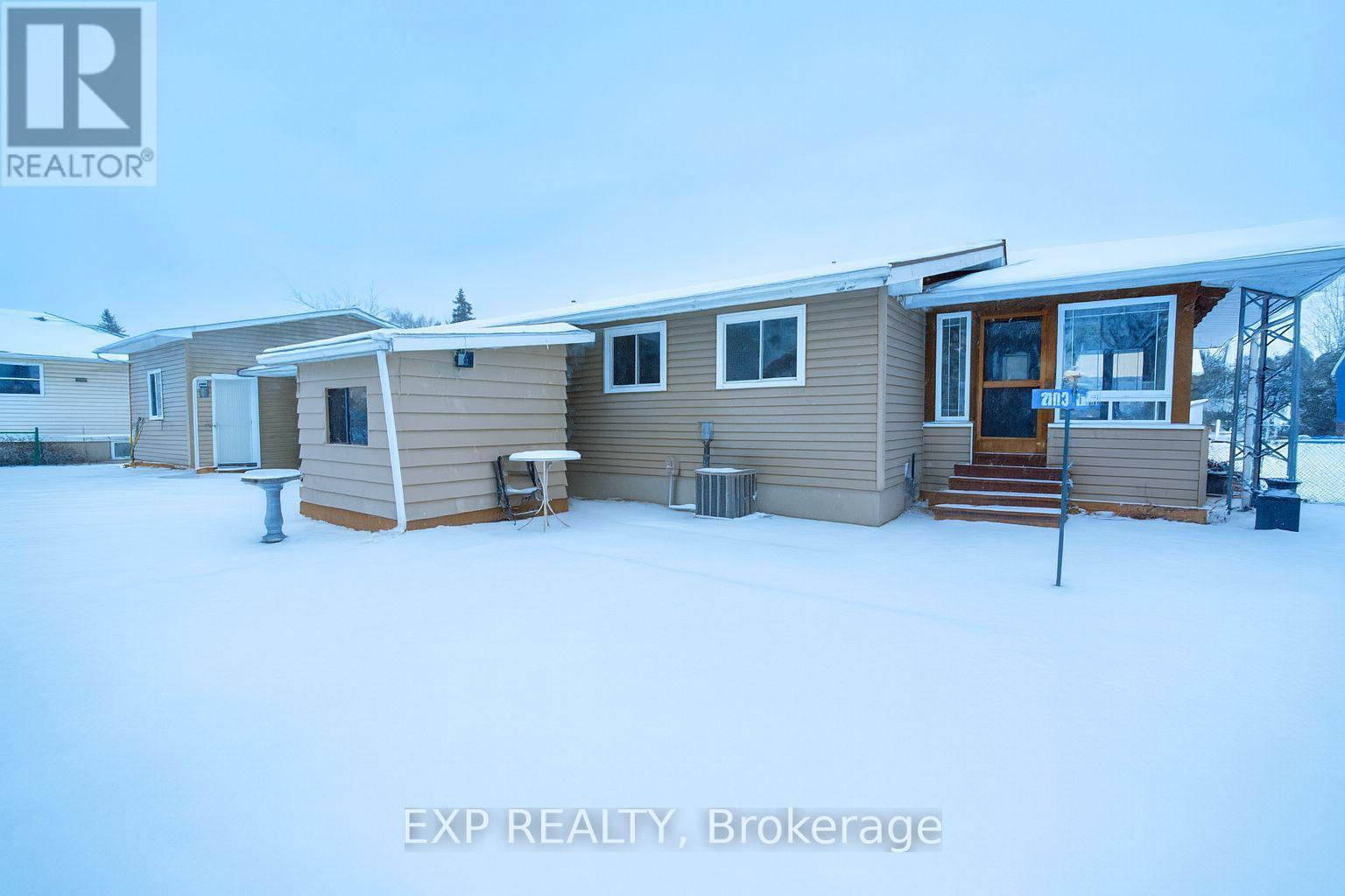 47 Augusta Street, South Dundas, ON - Outdoor