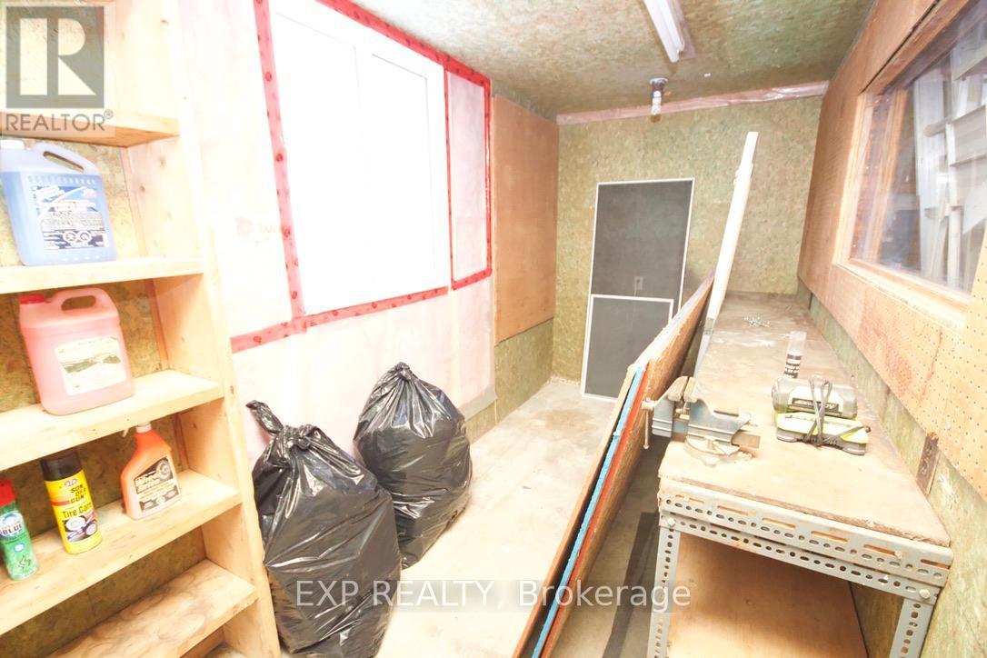 GARAGE WORKSHOP - 47 Augusta Street, South Dundas, ON - Indoor Photo Showing Other Room