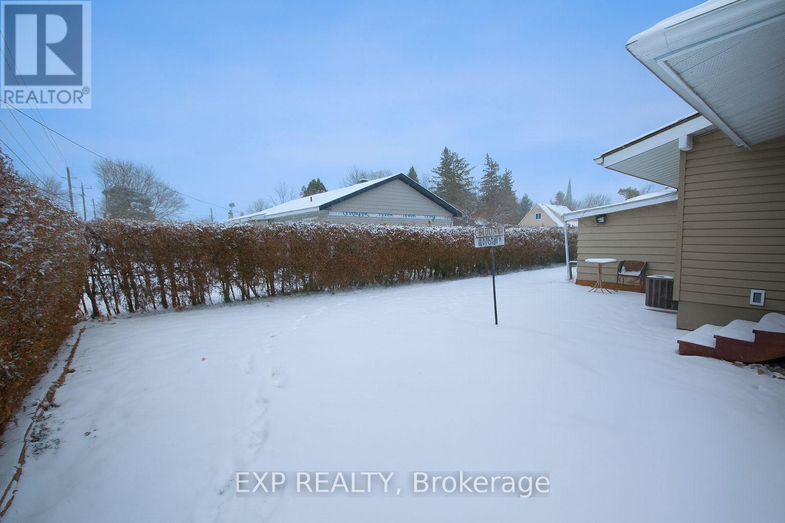 47 Augusta Street, South Dundas, ON - Outdoor