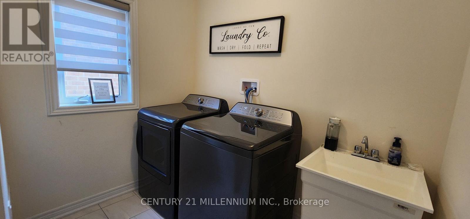 112 Limestone Lane, Shelburne, ON - Indoor Photo Showing Laundry Room