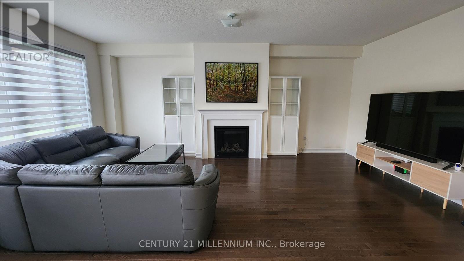 112 Limestone Lane, Shelburne, ON - Indoor Photo Showing Living Room With Fireplace