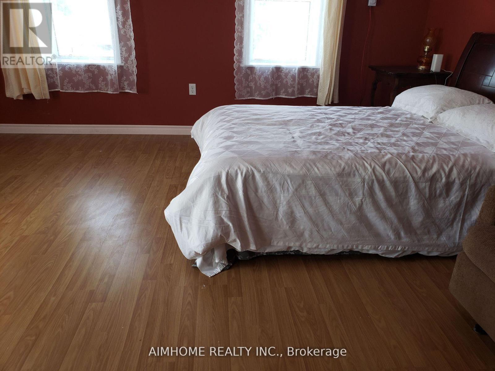 Unit 1 - 776211 Highway 10 Road E, Chatsworth, ON - Indoor Photo Showing Bedroom