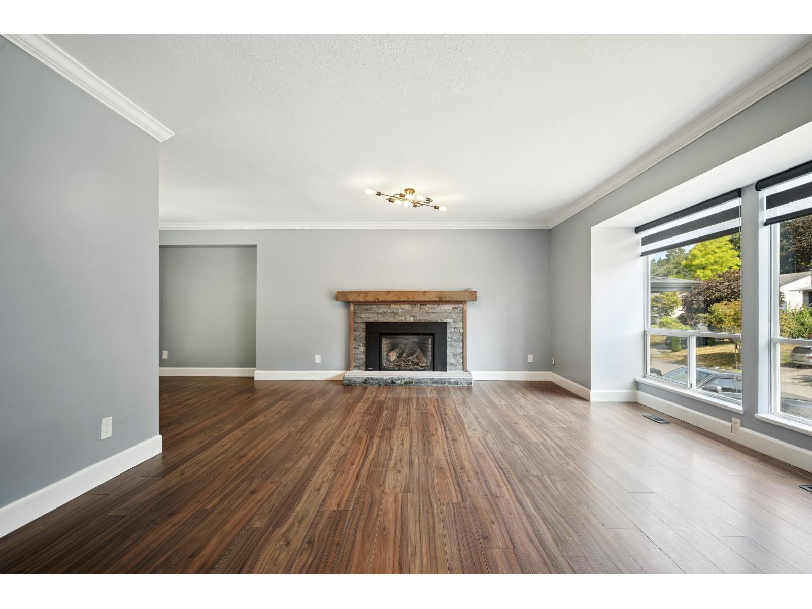 2311 Harper Drive, Abbotsford, BC - Indoor Photo Showing Living Room With Fireplace