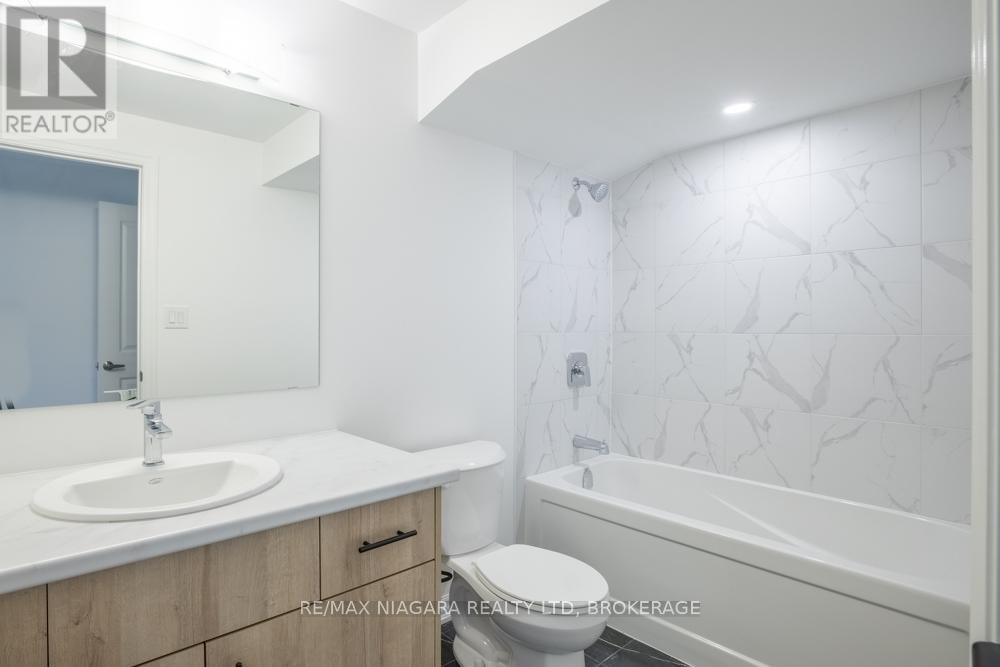 Lower - 158 Hillcrest Road, Port Colborne (Main Street), ON - Indoor Photo Showing Bathroom