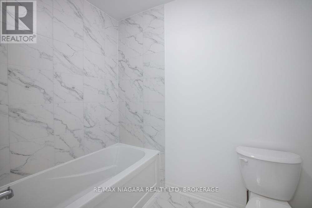 Main - 158 Hillcrest Road, Port Colborne (Main Street), ON - Indoor Photo Showing Bathroom