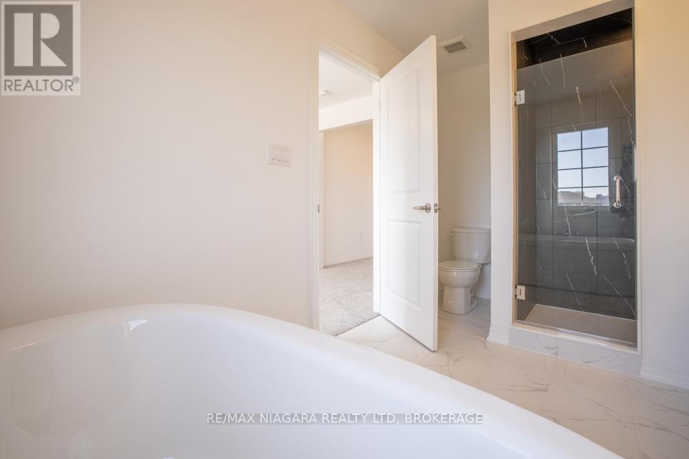 Main - 158 Hillcrest Road, Port Colborne (Main Street), ON - Indoor Photo Showing Bathroom