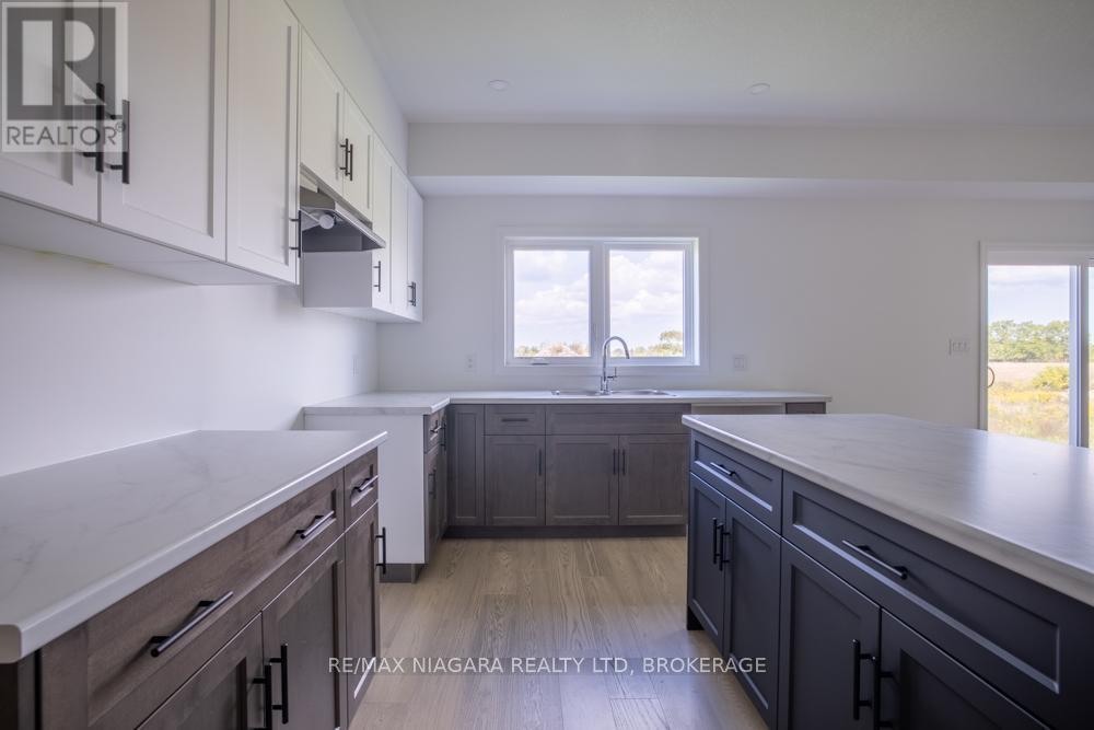 Main - 158 Hillcrest Road, Port Colborne (Main Street), ON - Indoor Photo Showing Kitchen