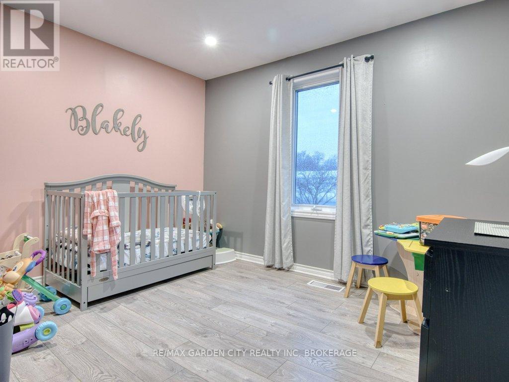 430 Concession 7 Road, Niagara-On-The-Lake (Rural), ON - Indoor Photo Showing Bedroom