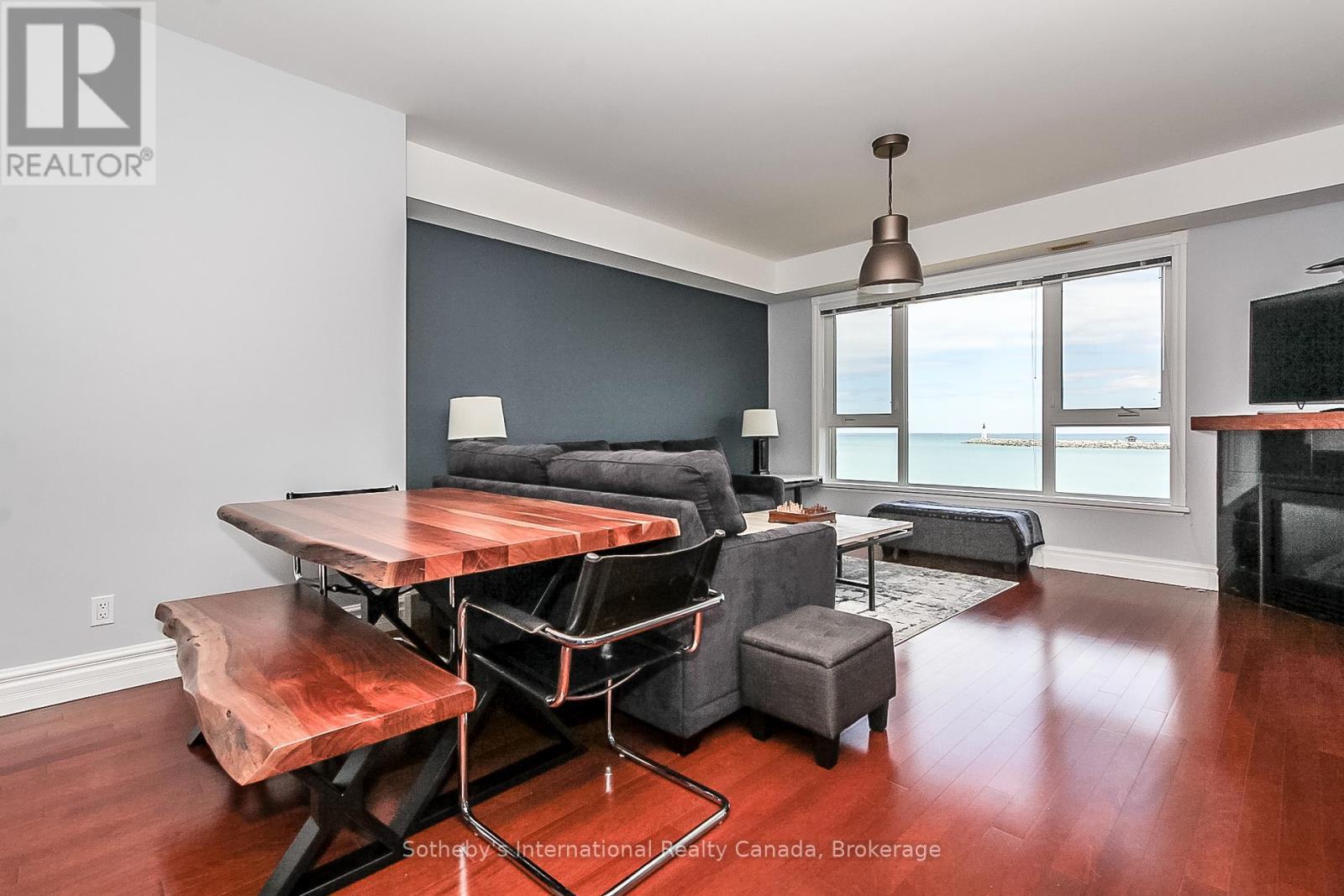 550 Mariners Way, Collingwood, ON - Indoor With Fireplace