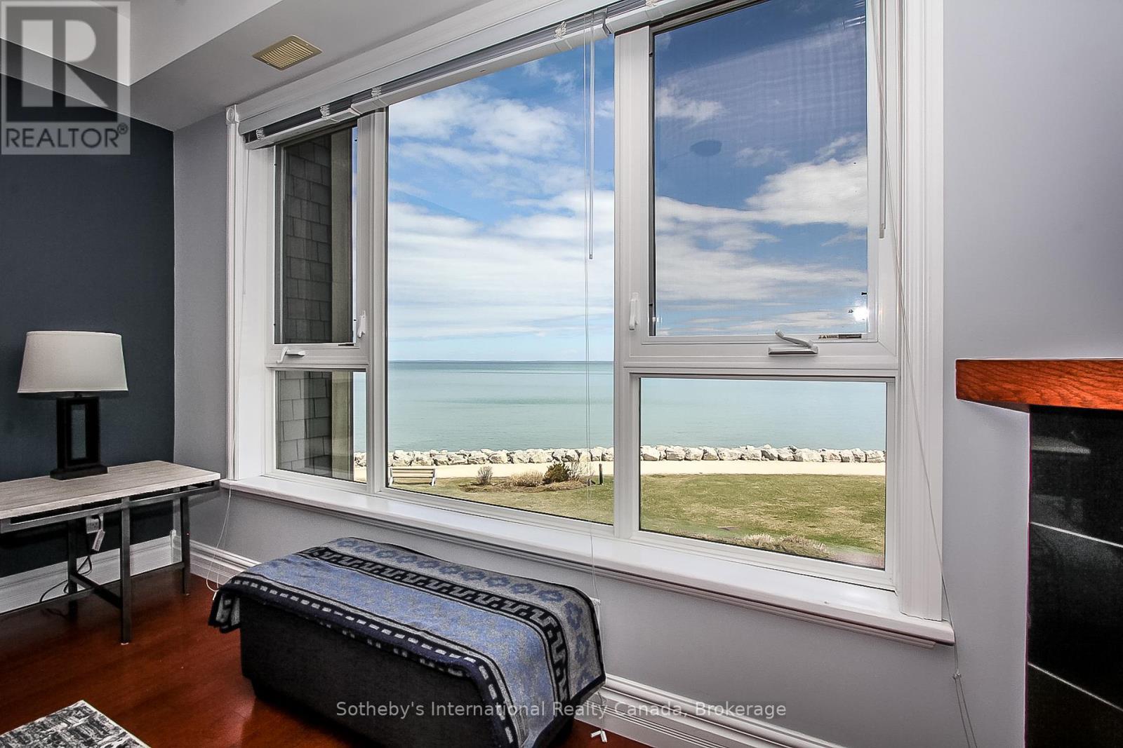 550 Mariners Way, Collingwood, ON - Indoor