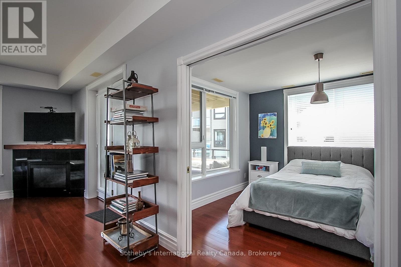 550 Mariners Way, Collingwood, ON - Indoor Photo Showing Bedroom
