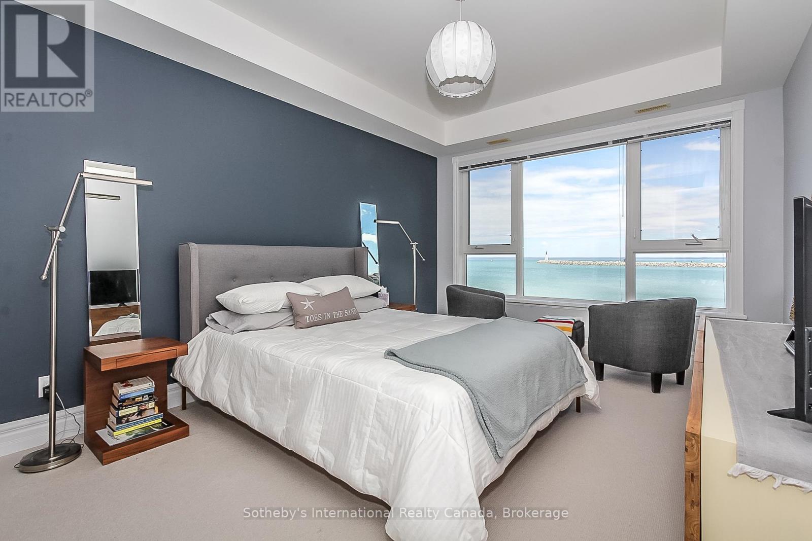 550 Mariners Way, Collingwood, ON - Indoor Photo Showing Bedroom