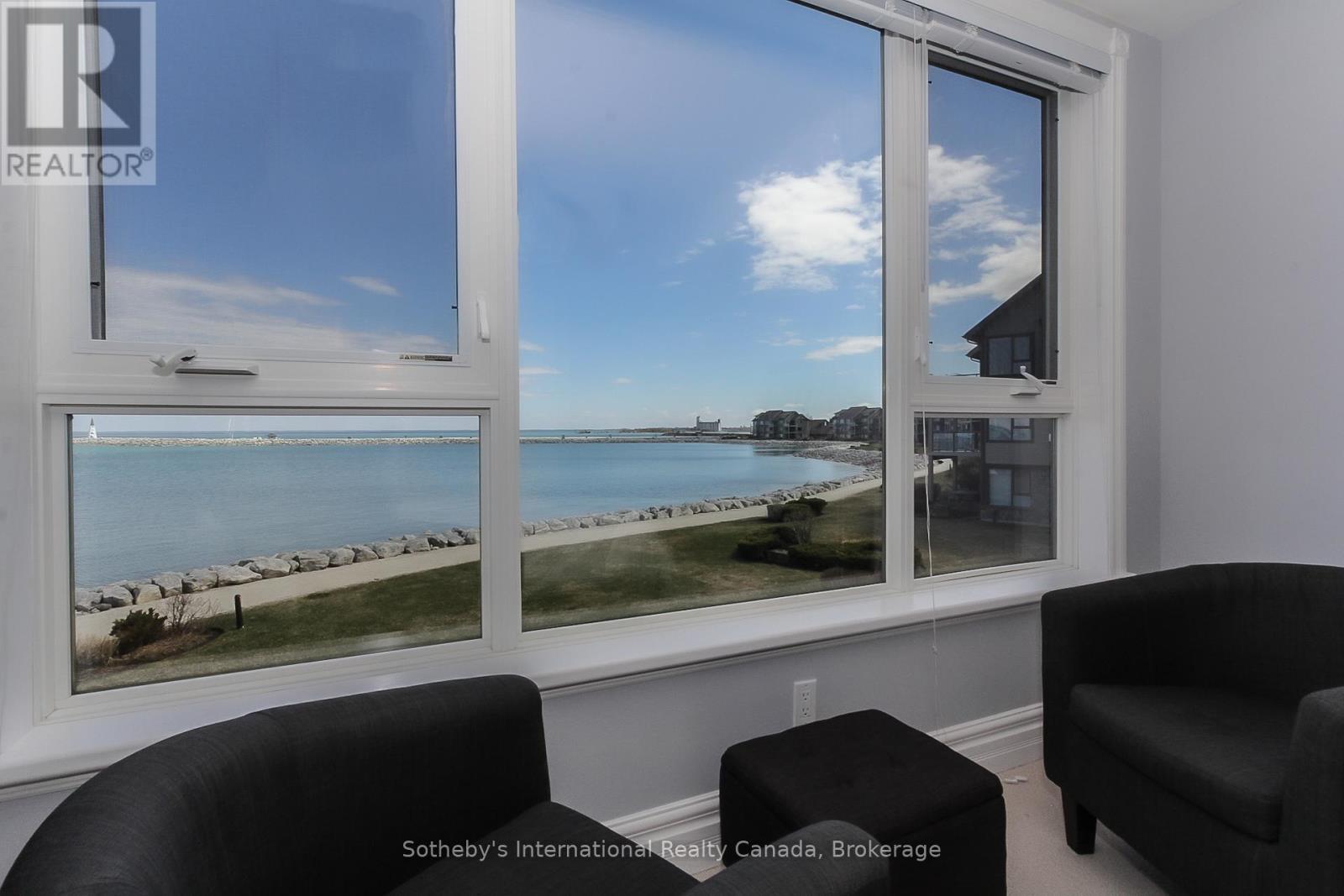 550 Mariners Way, Collingwood, ON - Indoor With Body Of Water