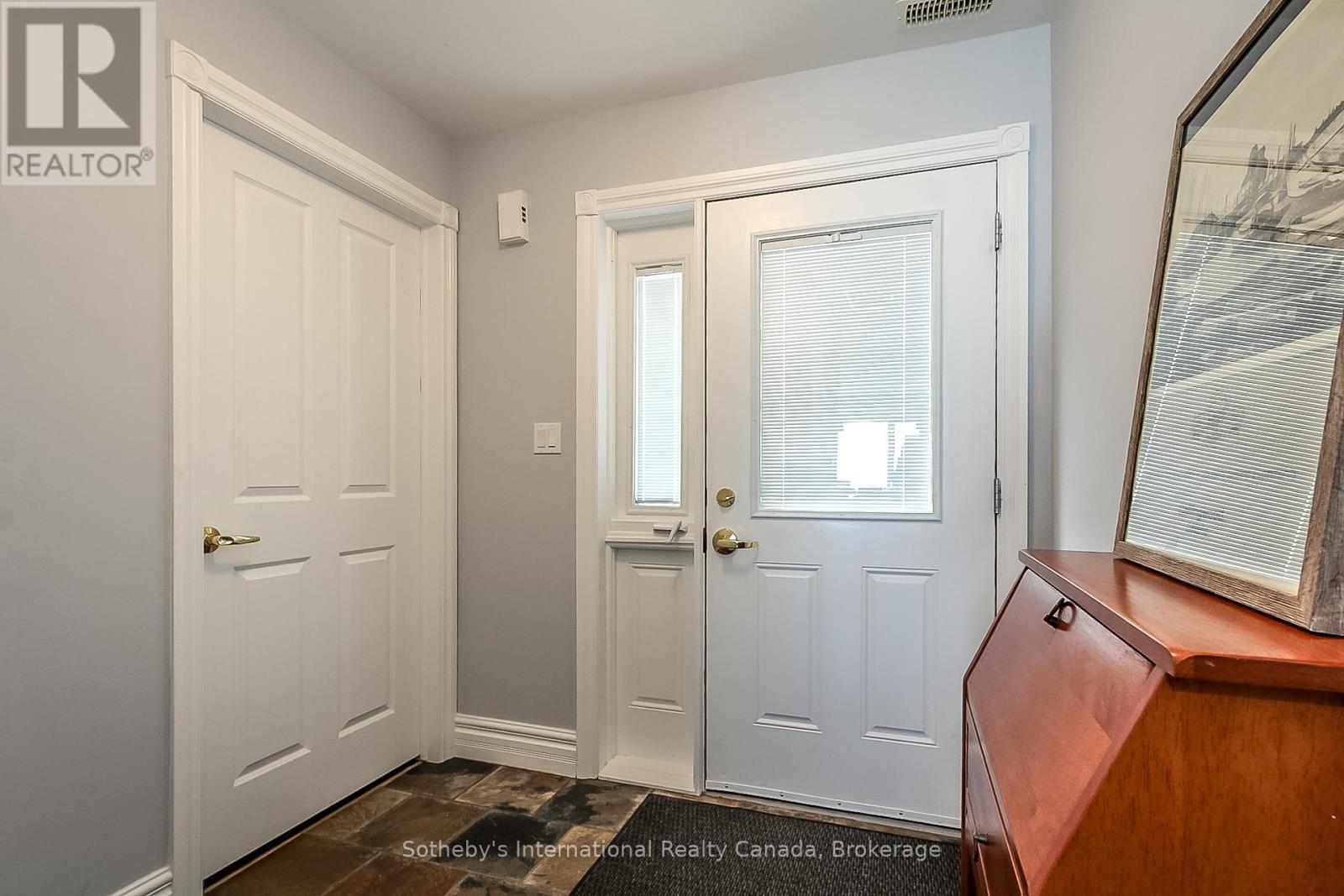 550 Mariners Way, Collingwood, ON - Indoor Photo Showing Other Room