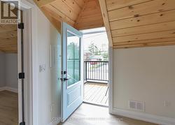 W/O TO PRIVATE BALCONY -