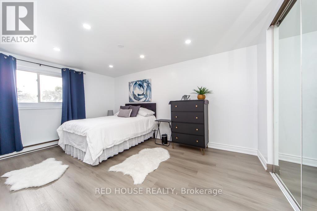 2 - 87 Irwin Road, Toronto, ON - Indoor Photo Showing Bedroom