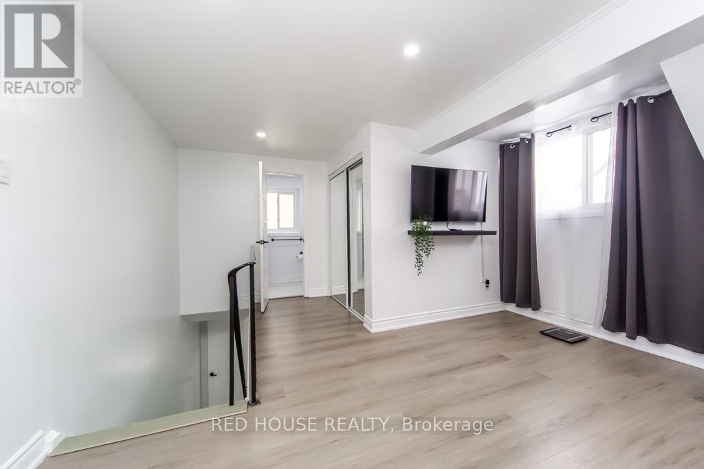 2 - 87 Irwin Road, Toronto, ON - Indoor Photo Showing Bathroom