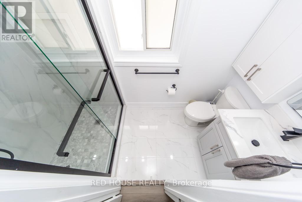 2 - 87 Irwin Road, Toronto, ON - Indoor Photo Showing Other Room