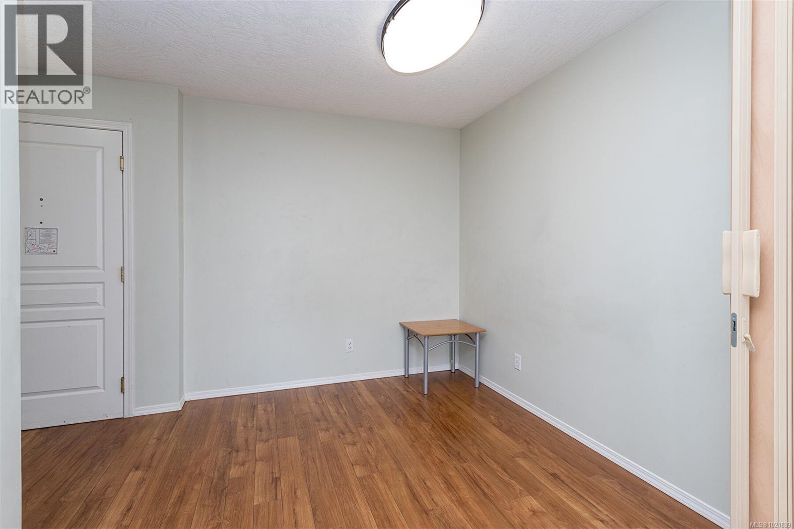 405 898 Vernon Ave, Saanich, BC - Indoor Photo Showing Other Room