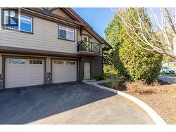 Gorgeous 2 bed 2 bath end unit townhome in Glenmore with no neighbors underneath! -