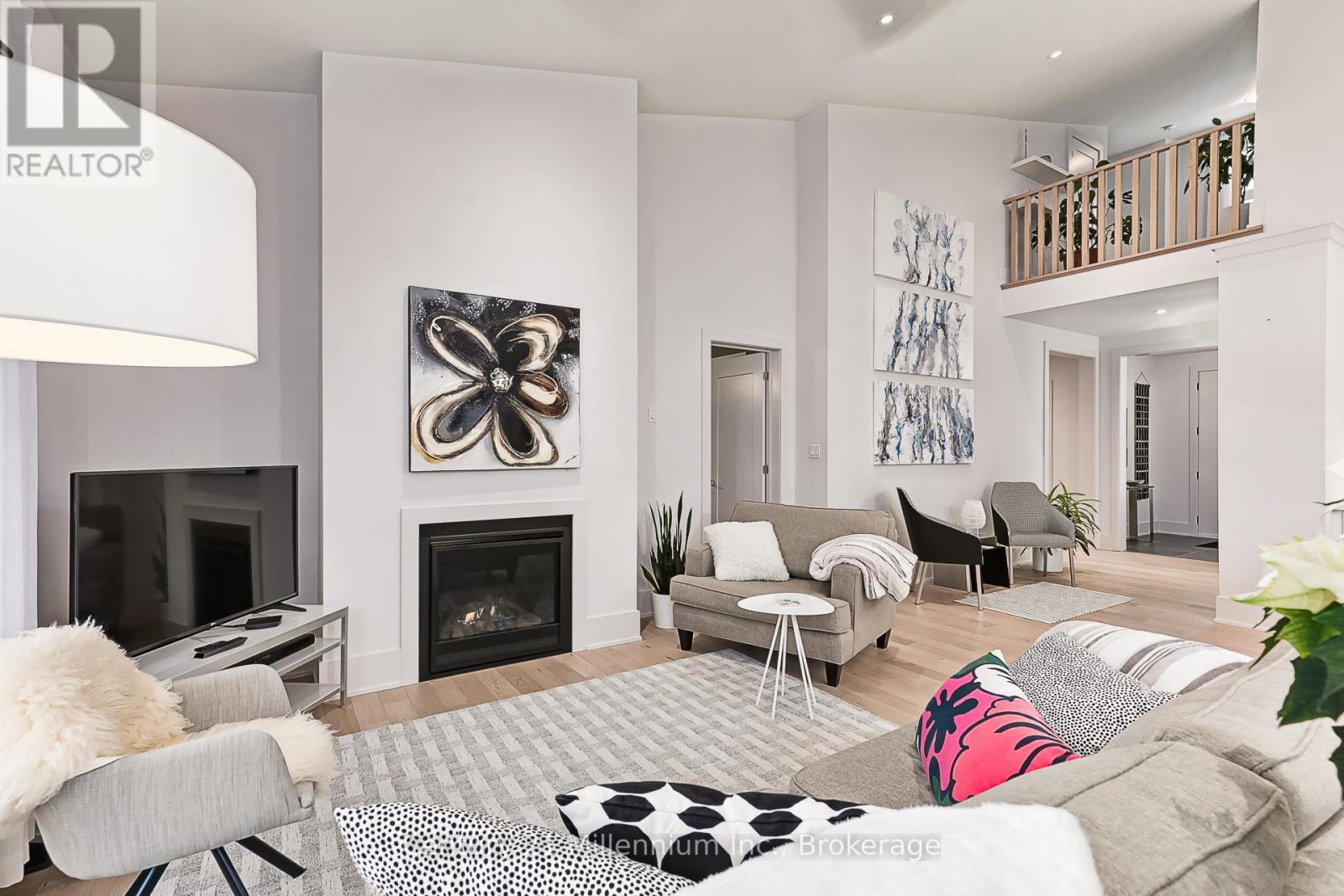 126 Tekiah Road, Blue Mountains, ON - Indoor Photo Showing Living Room With Fireplace