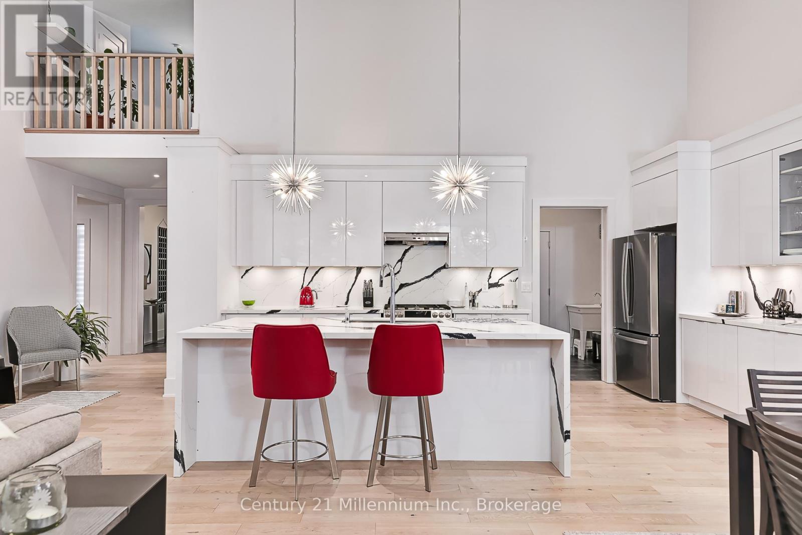 126 Tekiah Road, Blue Mountains, ON - Indoor Photo Showing Kitchen With Upgraded Kitchen