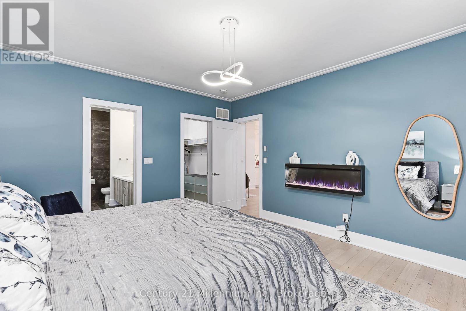 126 Tekiah Road, Blue Mountains, ON - Indoor Photo Showing Bedroom