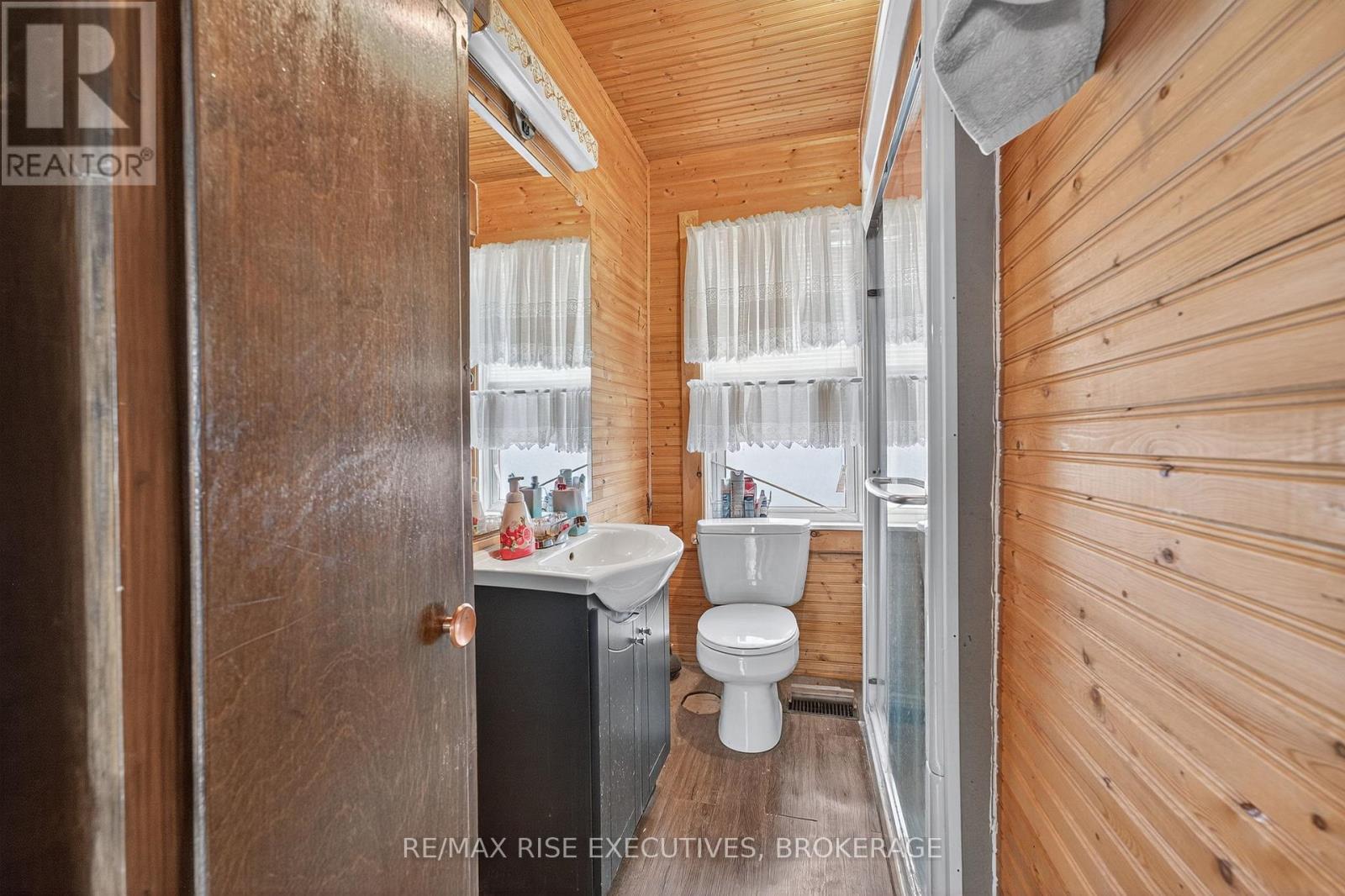 6862 Highway 38, Frontenac (Frontenac South), ON - Indoor Photo Showing Bathroom