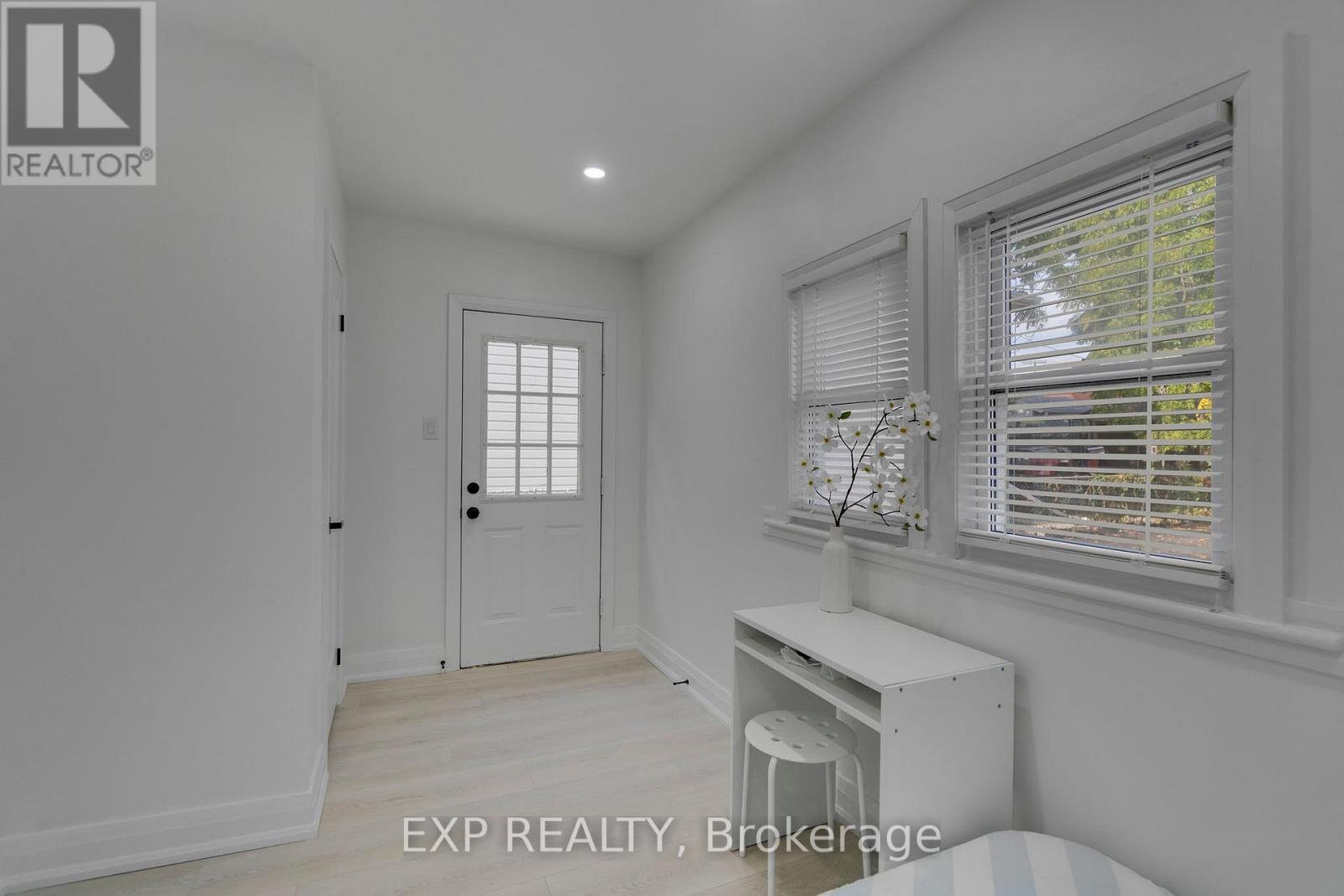 217 Fairfield Avenue, Hamilton, ON - Indoor Photo Showing Other Room