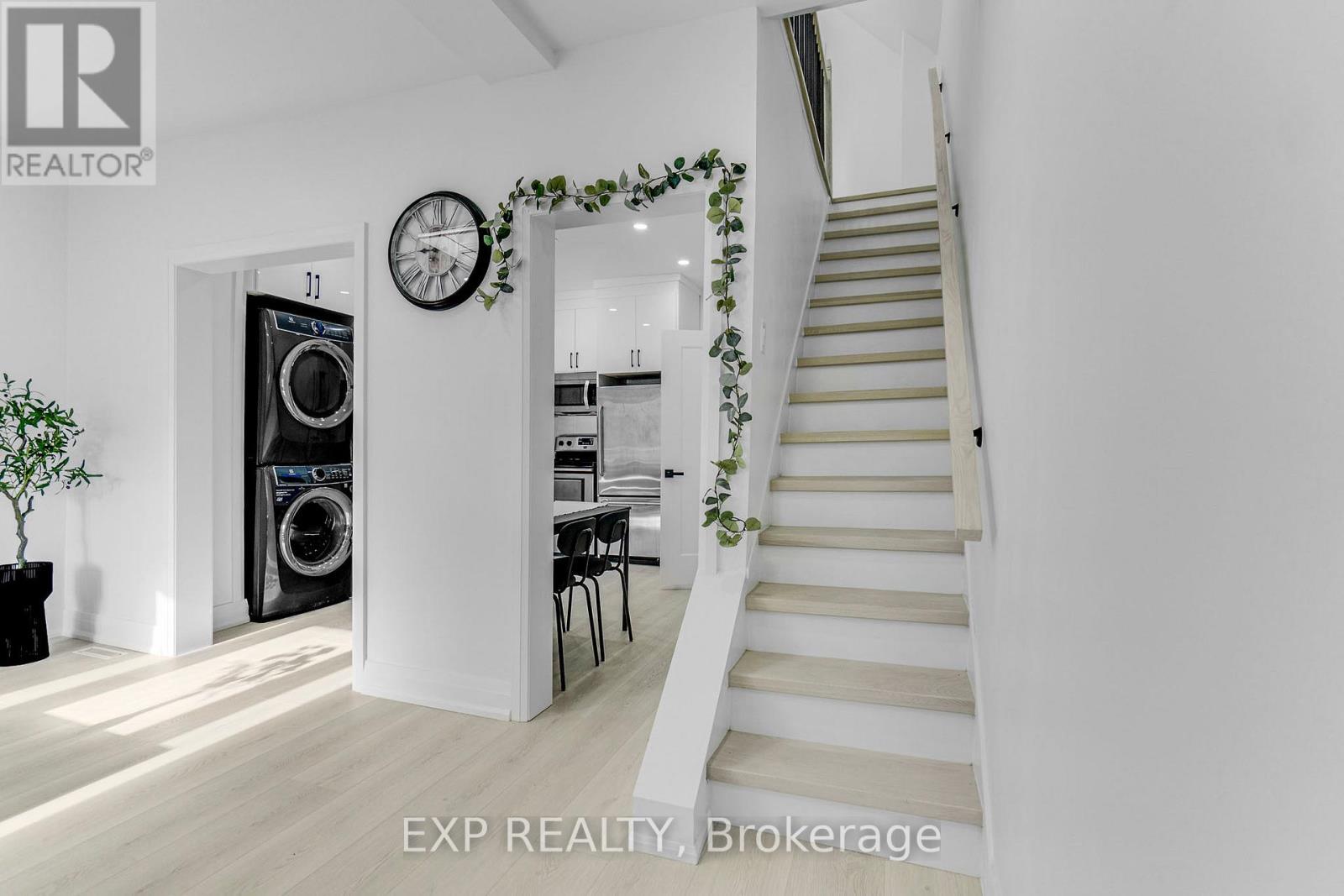 217 Fairfield Avenue, Hamilton, ON - Indoor Photo Showing Other Room