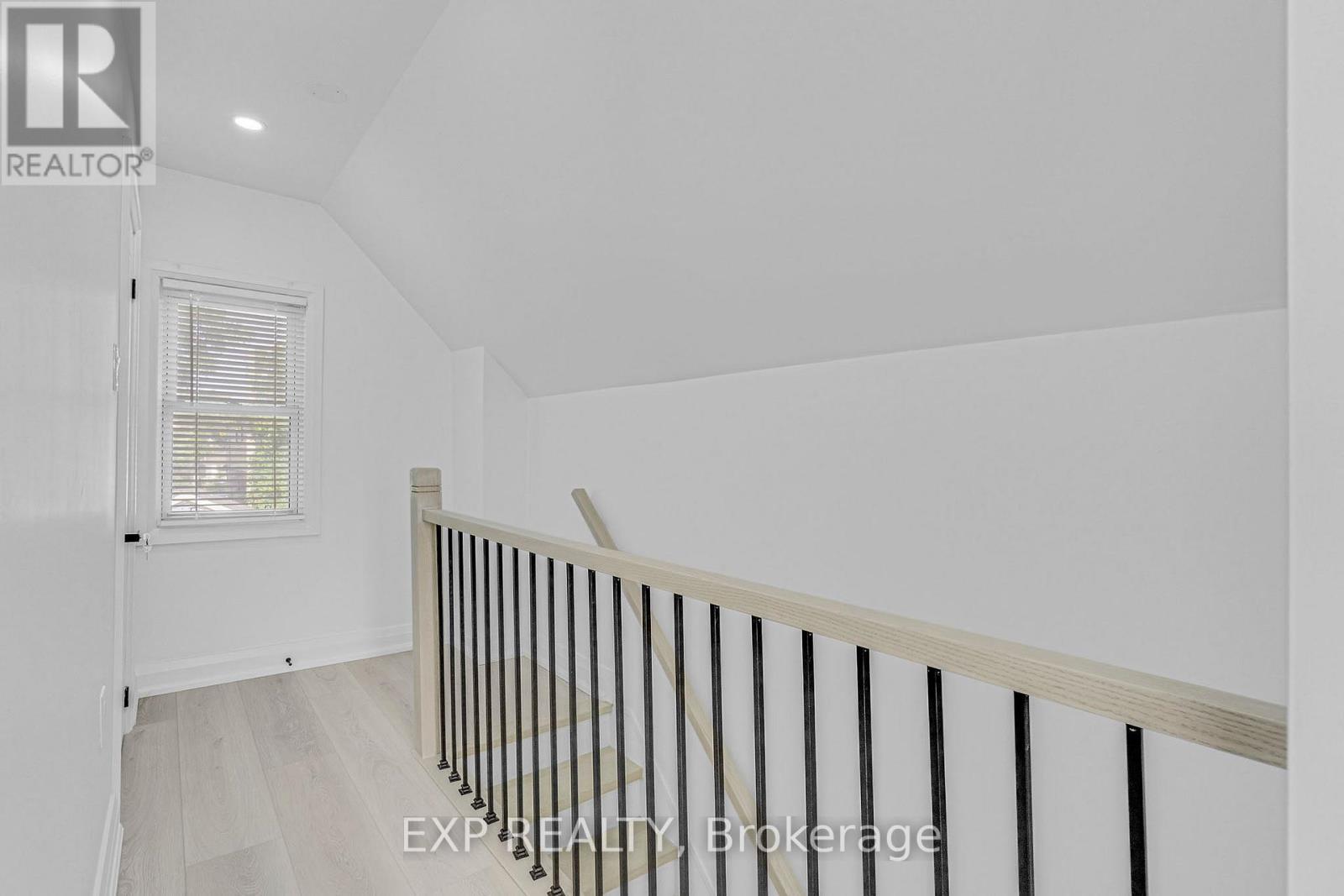 217 Fairfield Avenue, Hamilton, ON - Indoor Photo Showing Other Room