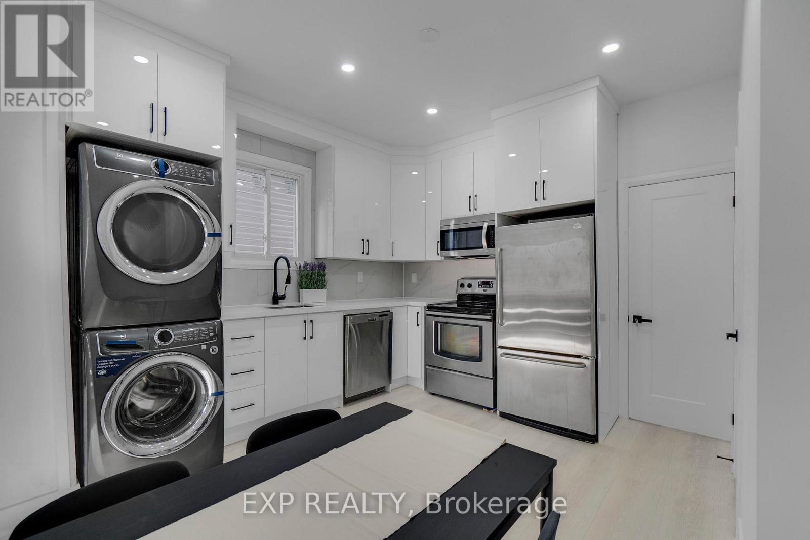 217 Fairfield Avenue, Hamilton, ON - Indoor Photo Showing Laundry Room