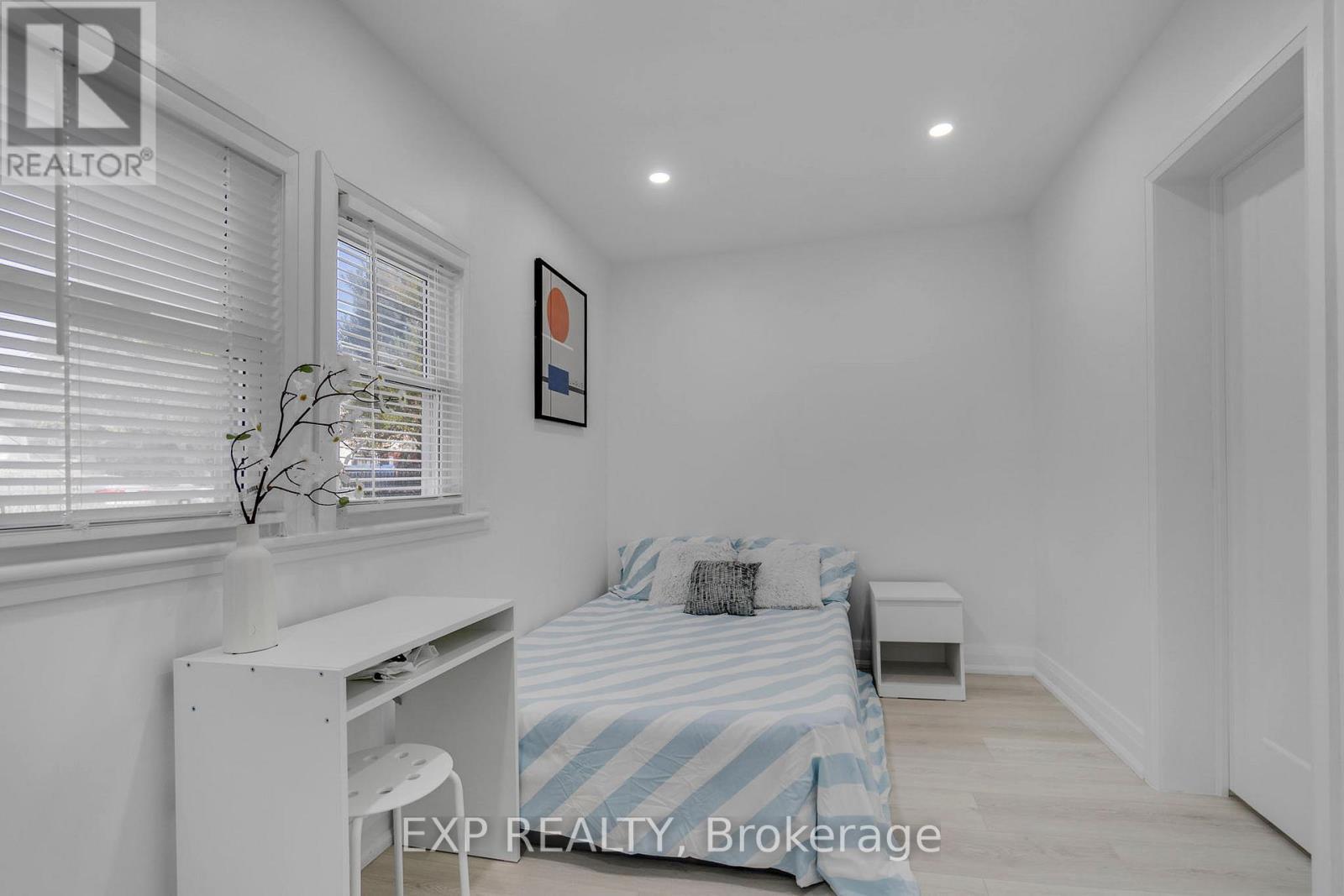 217 Fairfield Avenue, Hamilton, ON - Indoor Photo Showing Other Room