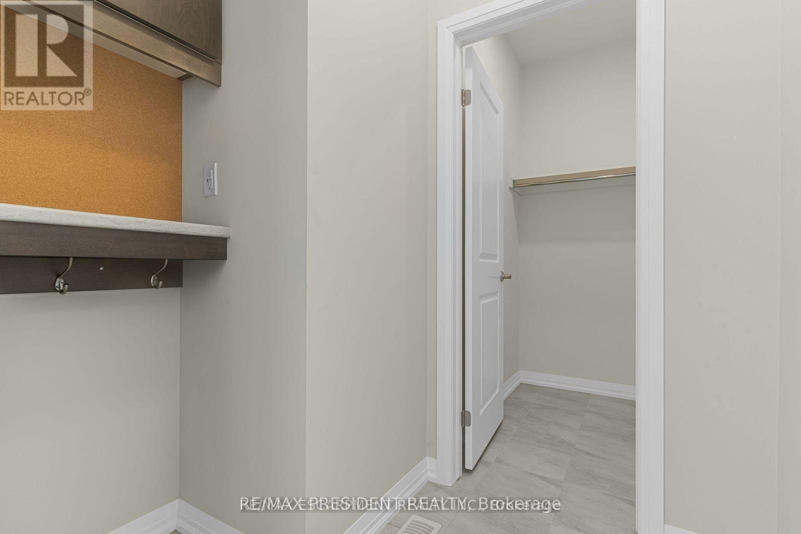 178 Klager Avenue, Pelham, ON - Indoor Photo Showing Other Room