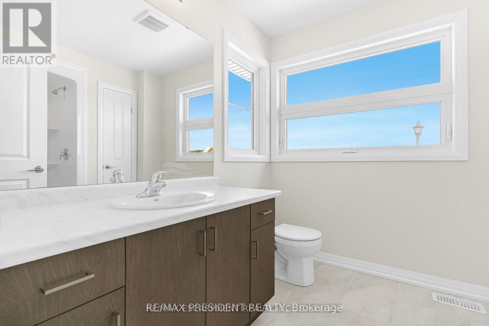178 Klager Avenue, Pelham, ON - Indoor Photo Showing Bathroom