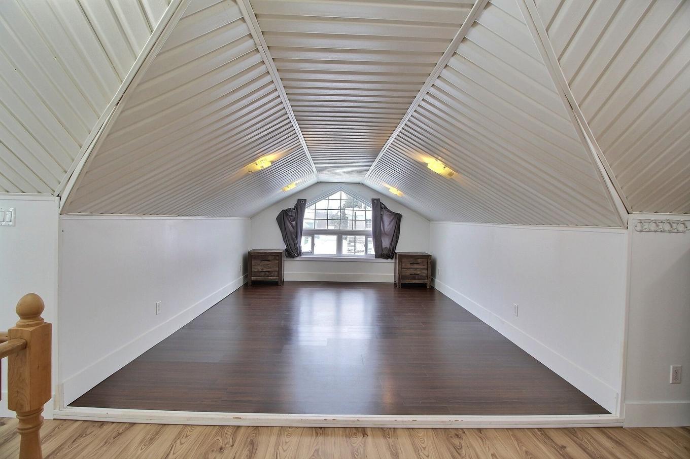 Chambre à coucher principale - 6 Av. Du Chemin-De-Fer, Trécesson, QC - Indoor Photo Showing Other Room