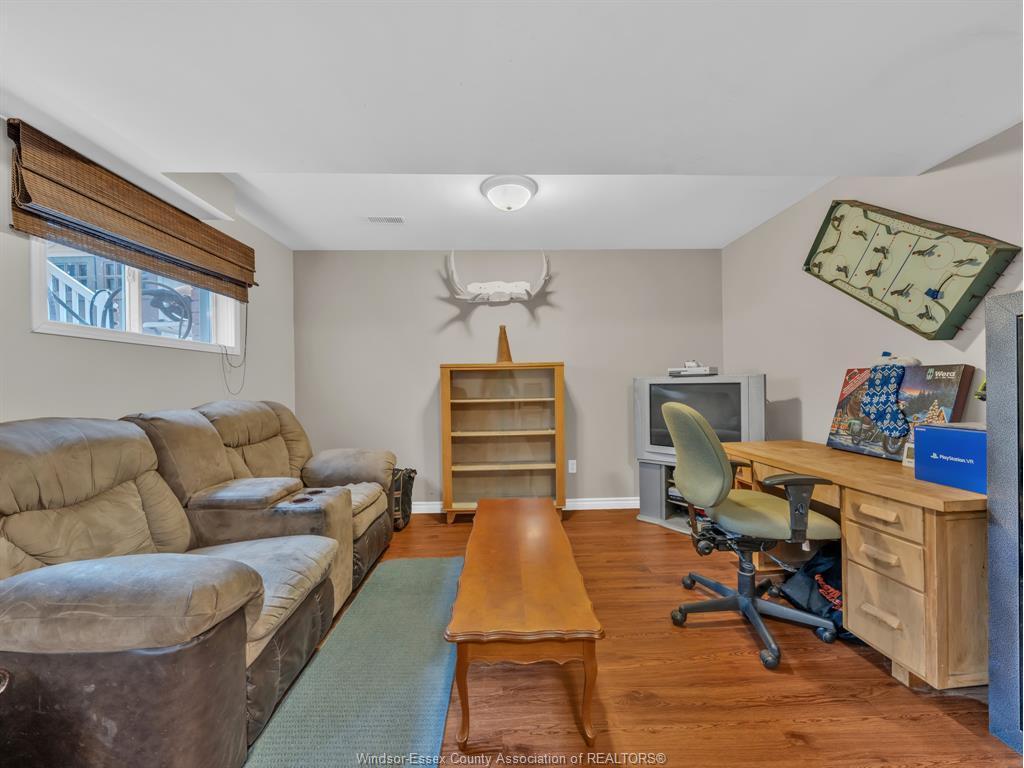 3755 Holburn, Windsor, ON