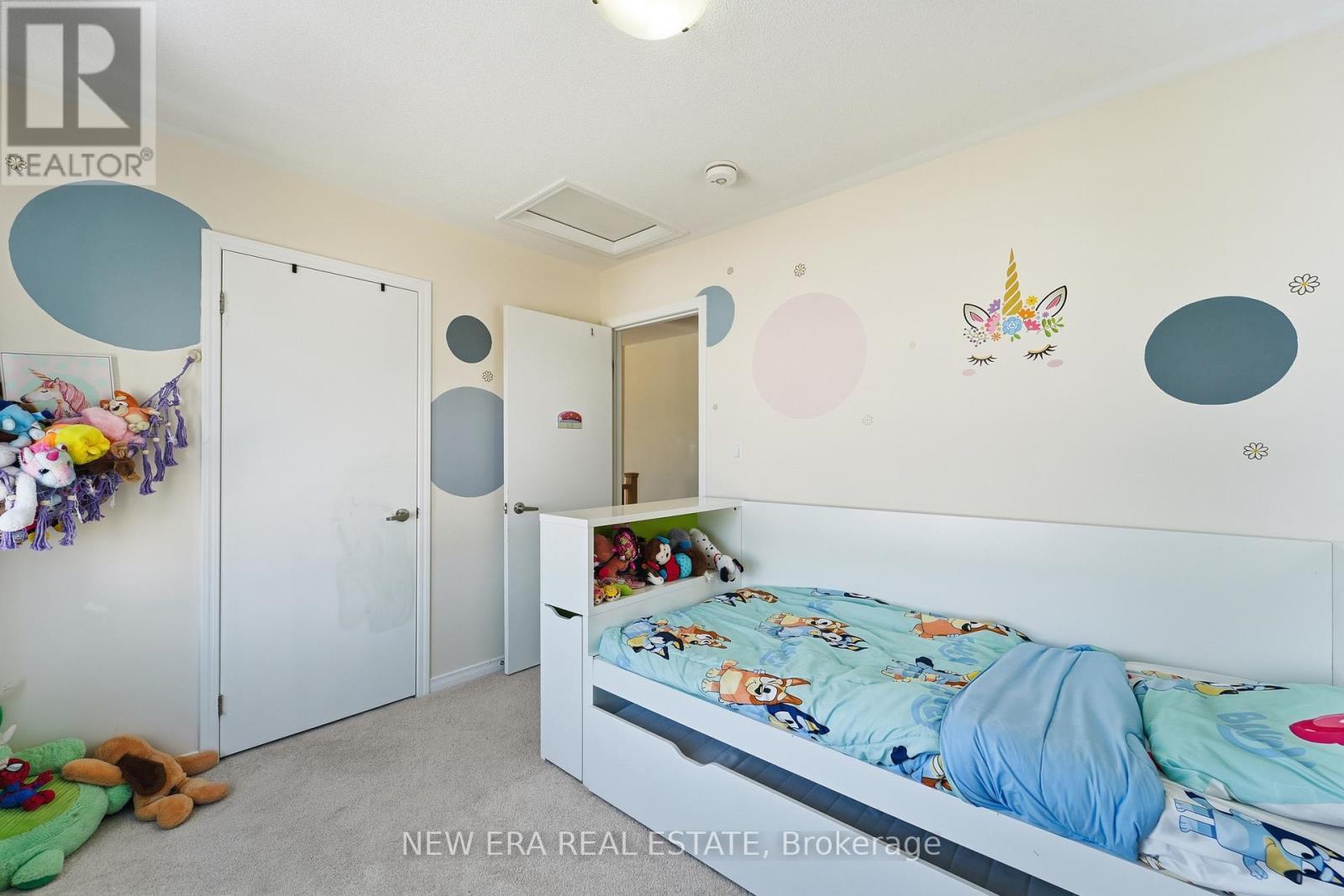 44 Jerome Way, Clarington, ON - Indoor Photo Showing Bedroom